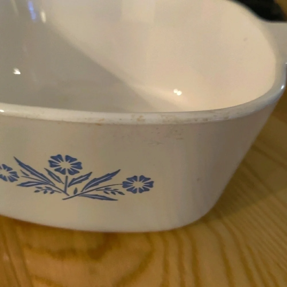 Corning Ware 1 3/4 qt Cornflower casserole dish